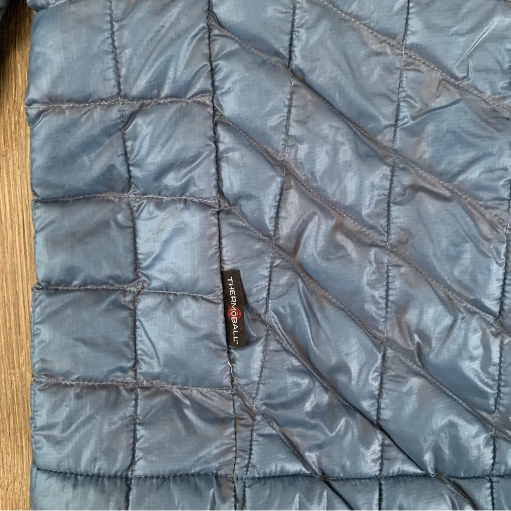 Last call! North Face blue quilted lightweight packable insulated jacket - Picture 8 of 10